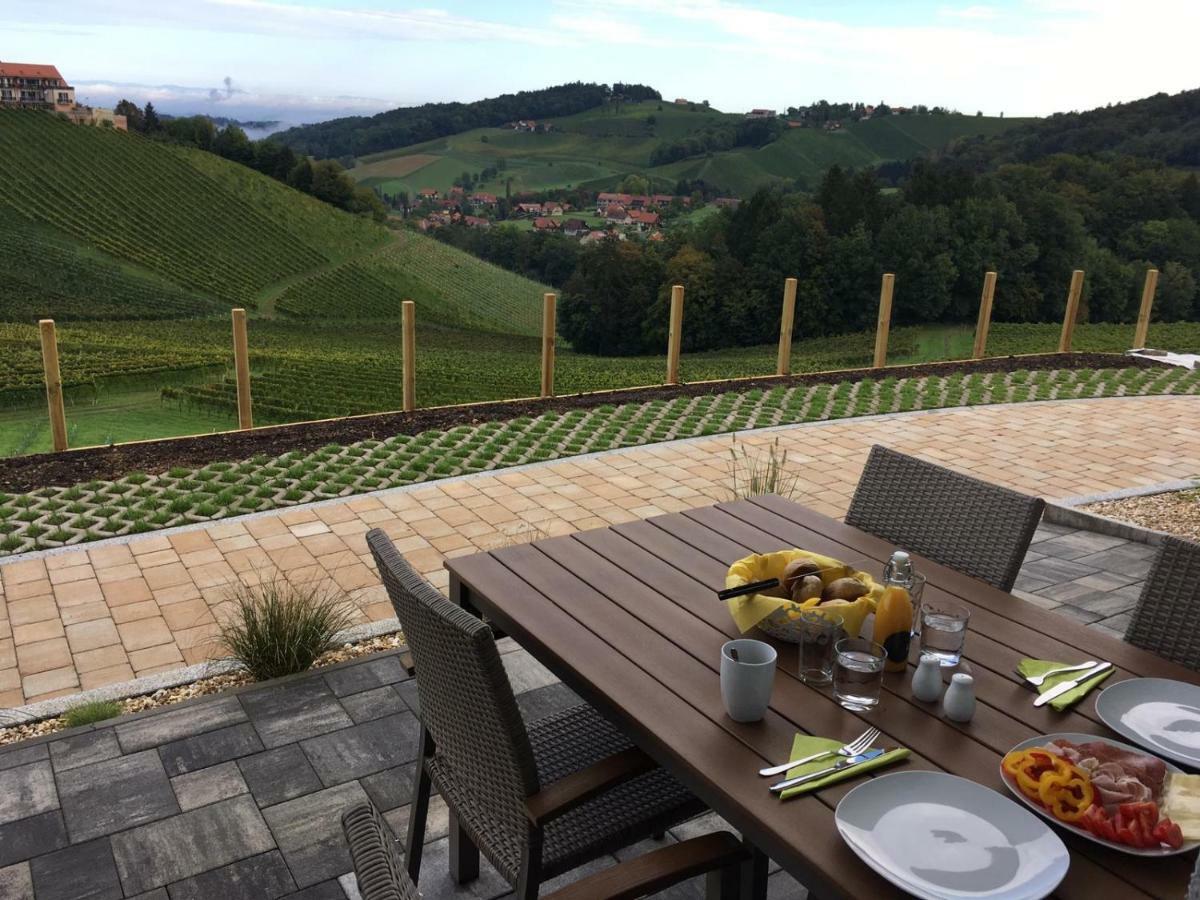 Weinstrassenapartment Fam. Dietrich Ratsch an der Weinstraße Exteriör bild